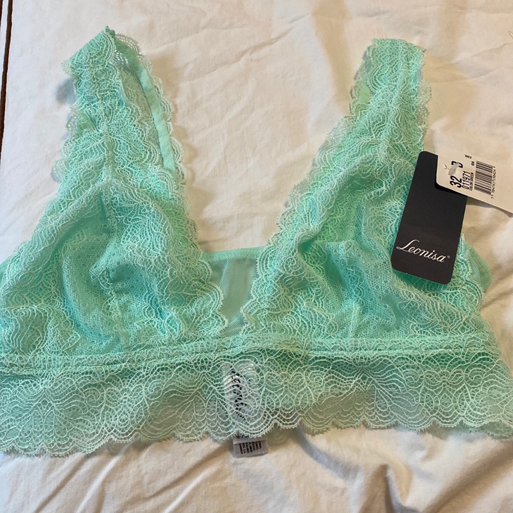 Leonisa Lace Bralette Bra NWT Sz 32B
